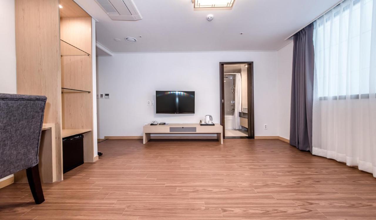 Korean-Style Room